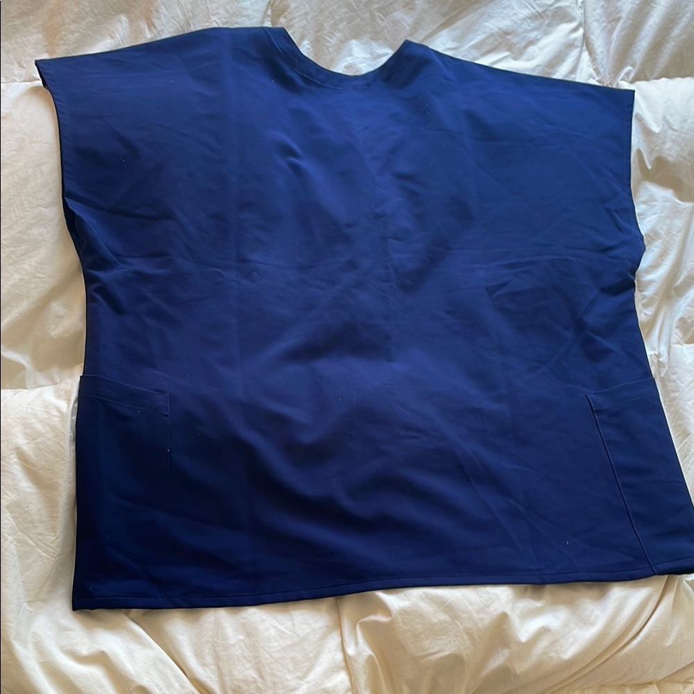 Figs Estrella M Navy Scrub Top - Picture 2 of 3